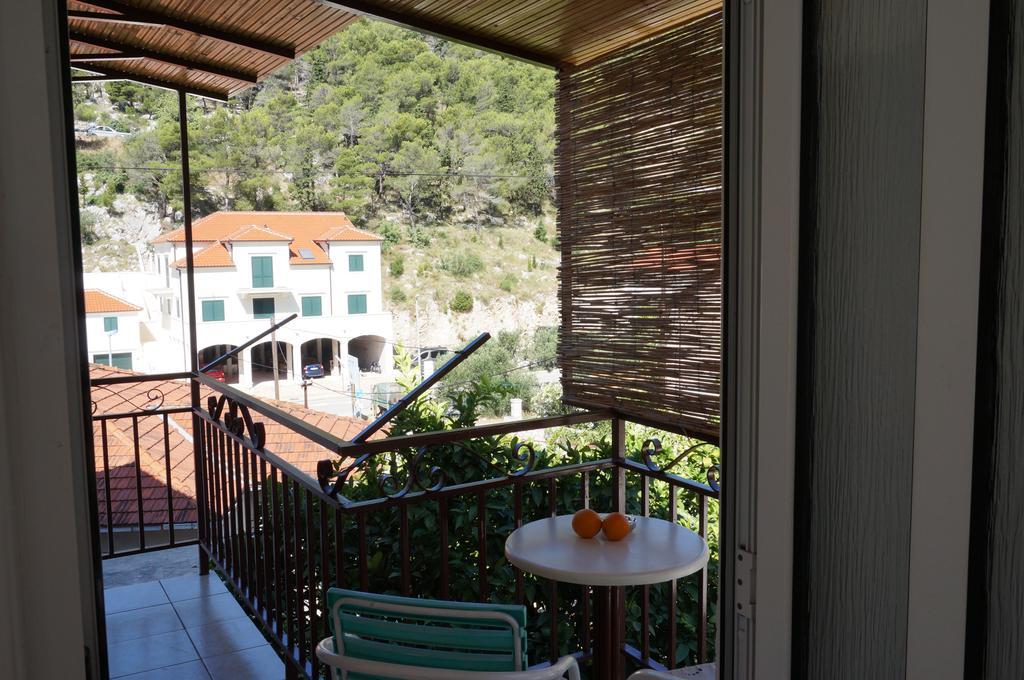 Rooms & Apartments Tepsa - Centre Hvar Town Exterior foto